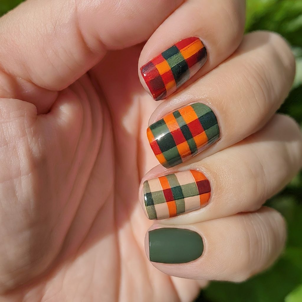 Plaid Patterns for Short Nails